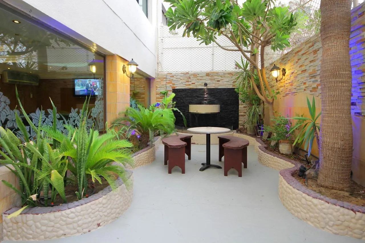 Dallas Hotel Dubai 2*,